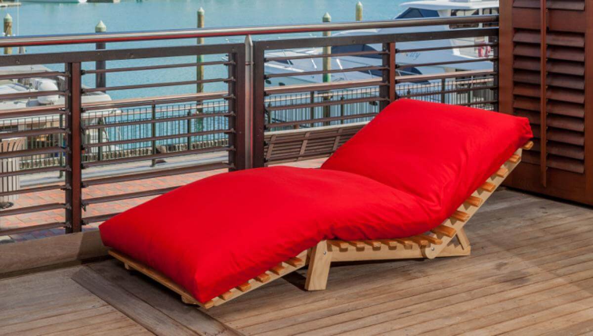 Siesta (with a Futon)- in 'deck chair' position - queen size